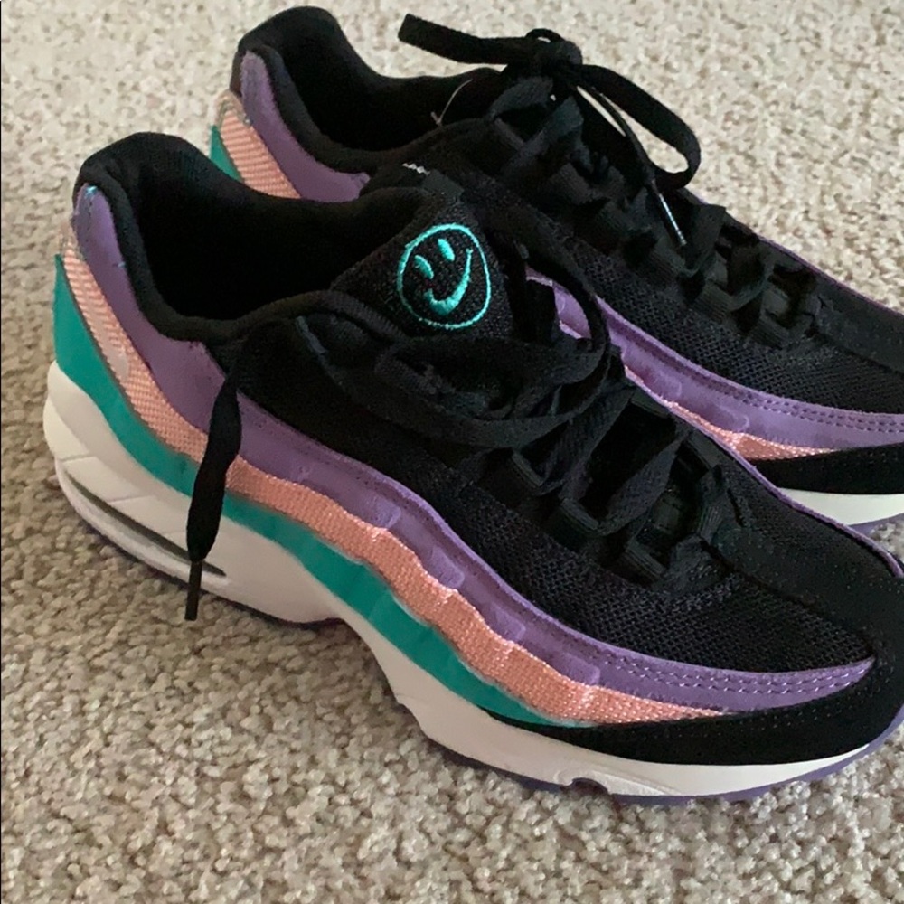 Nike air max 95 size 6y boys but fits a 7.5 women